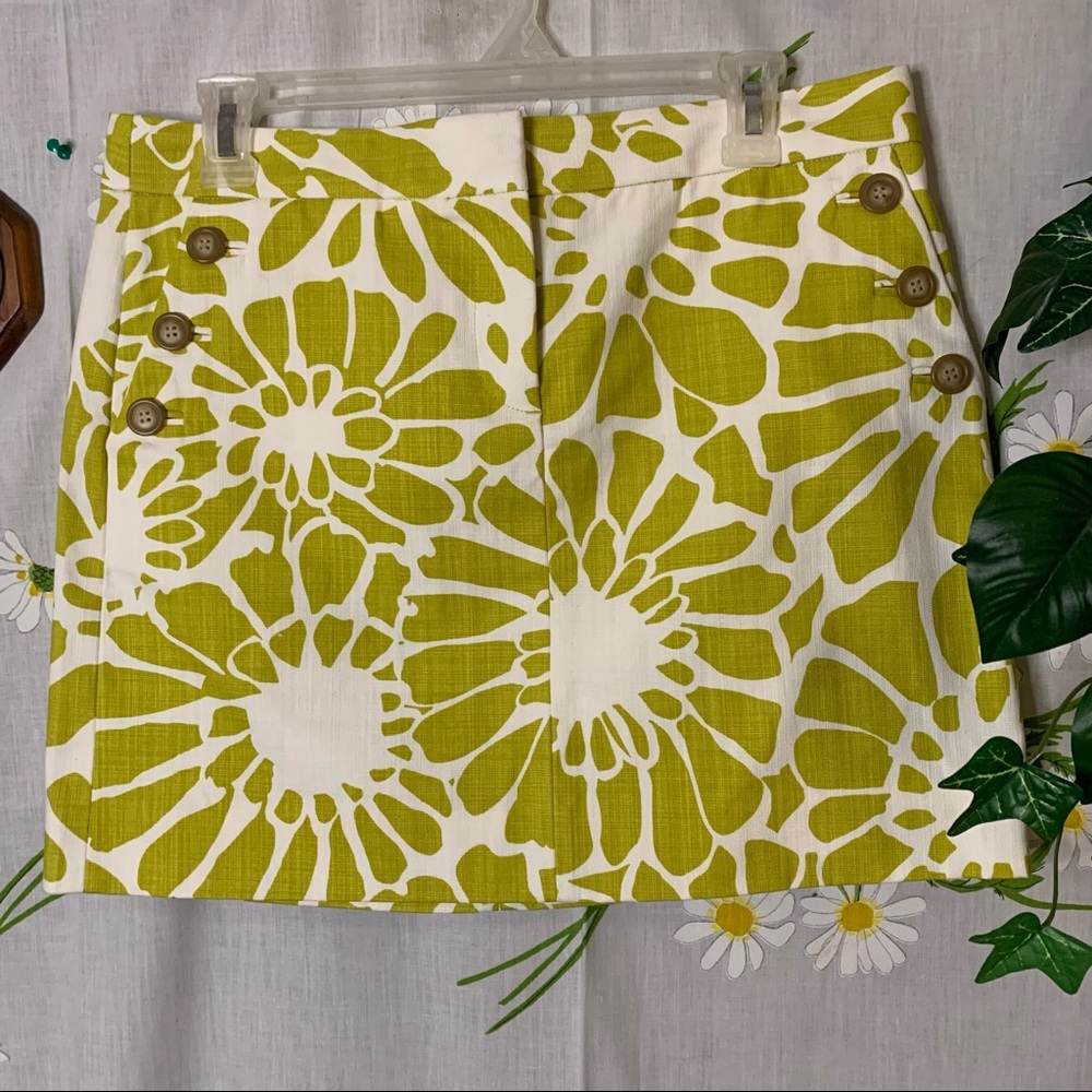 J crew chartreuse green white floral mini skirt - Picture 3 of 6